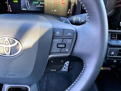 Certified 2025 Toyota Camry SE image 23