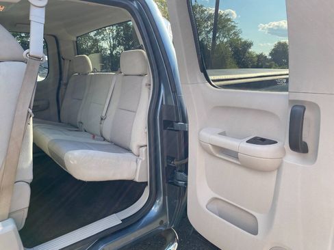 Used 2009 Chevrolet Silverado 1500 LT w/ Power Pack Plus AWD/4WD image 18