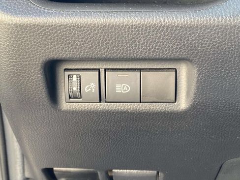 Used 2022 Toyota RAV4 LE FWD image 18