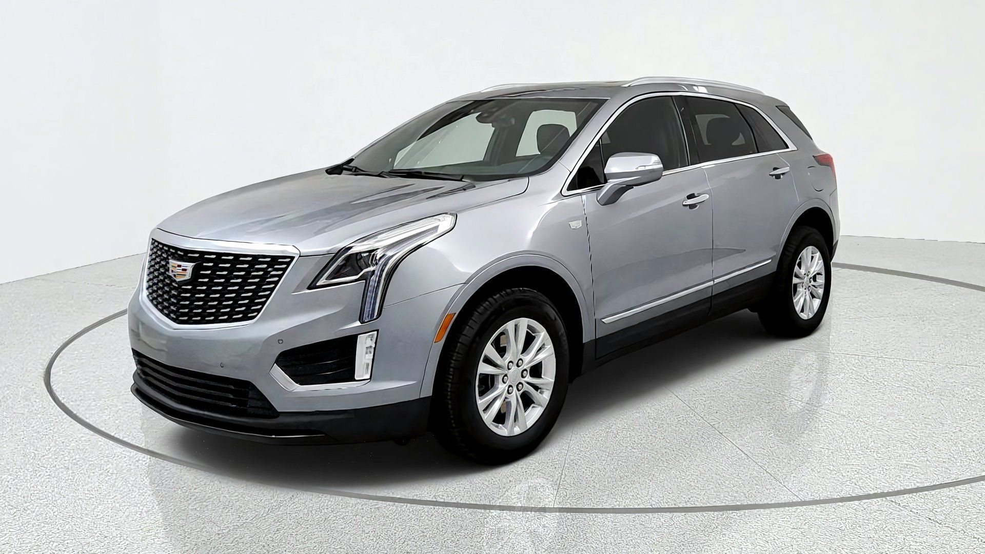 Certified 2024 Cadillac XT5 Luxury w/ LPO, Floor Liner Package AWD/4WD image 1