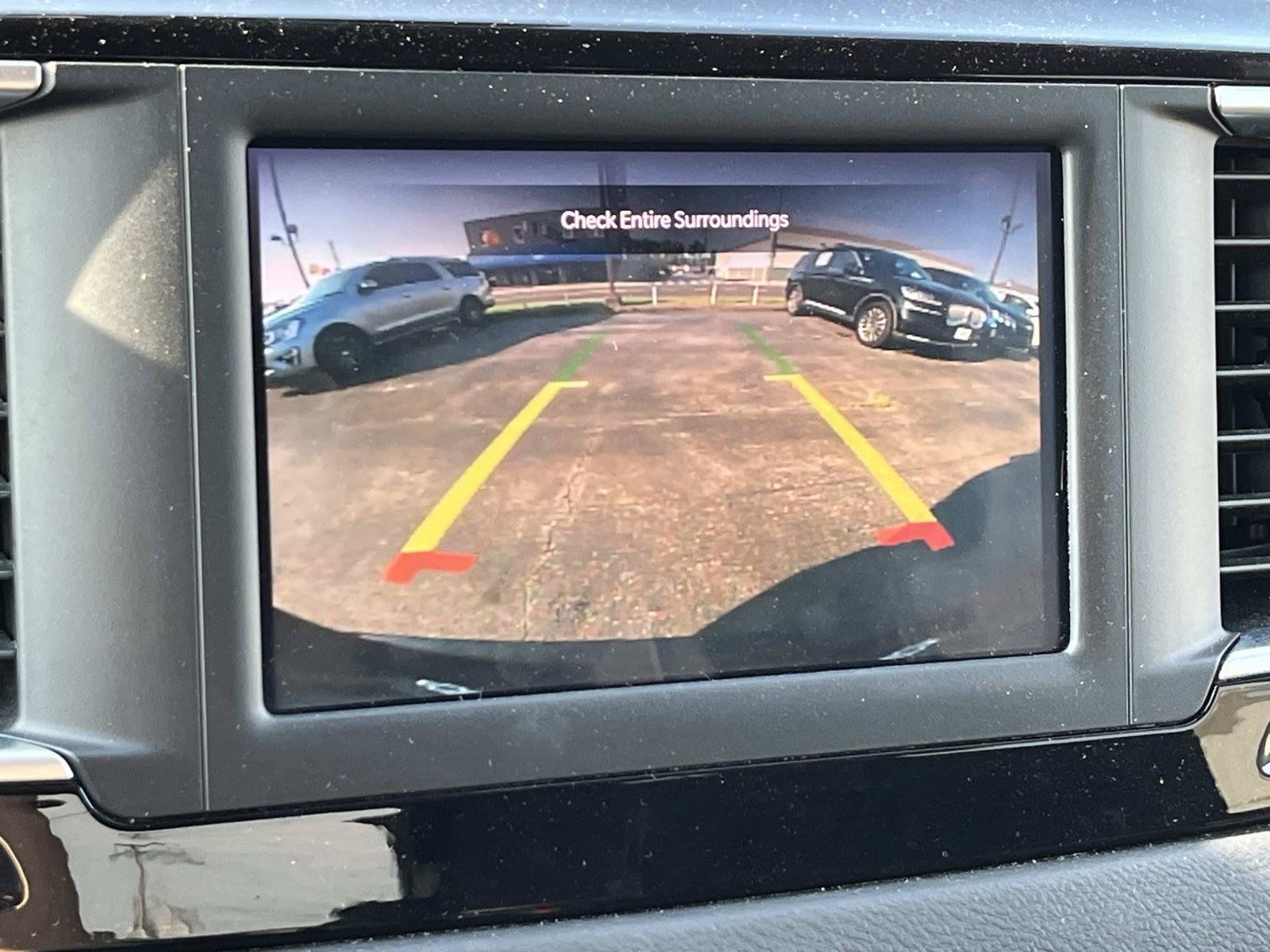Used 2023 Chrysler Voyager LX FWD image 35