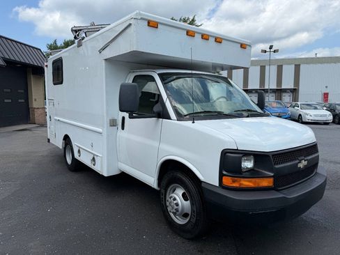 Used 2009 Chevrolet Express 3500 RWD image 3