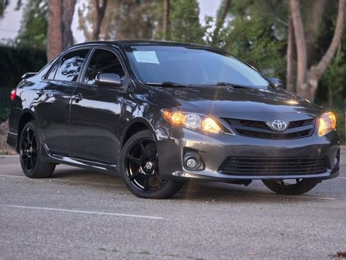 Used 2011 Toyota Corolla S image 3