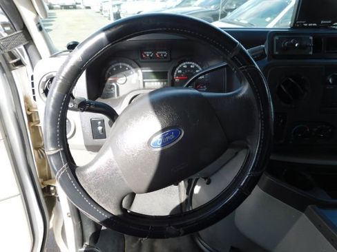 Used 2011 Ford E-250 and Econoline 250 image 16