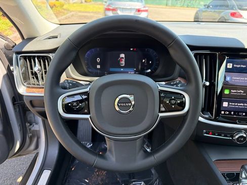 Used 2025 Volvo V60 B5 Cross Country Plus AWD/4WD image 20