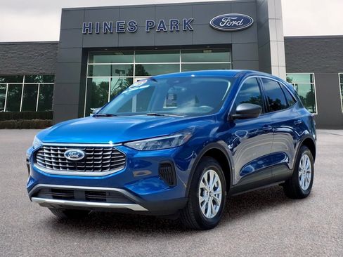 Used 2023 Ford Escape Active AWD/4WD image 3