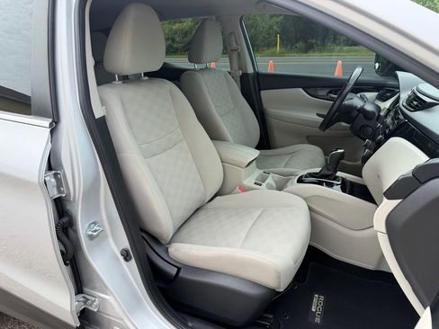 Used 2018 Nissan Rogue Sport SV w/ SV All-Weather Package AWD/4WD image 30