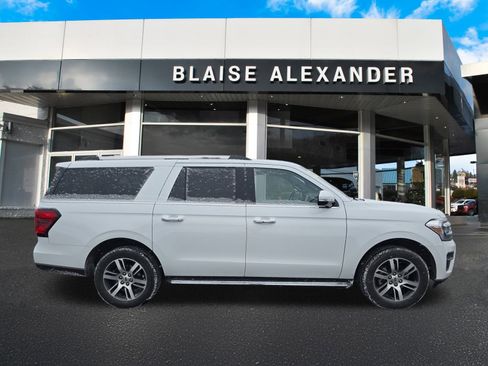 Used 2022 Ford Expedition Max Limited image 2