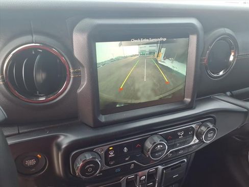Used 2021 Jeep Wrangler Unlimited Sahara AWD/4WD image 23