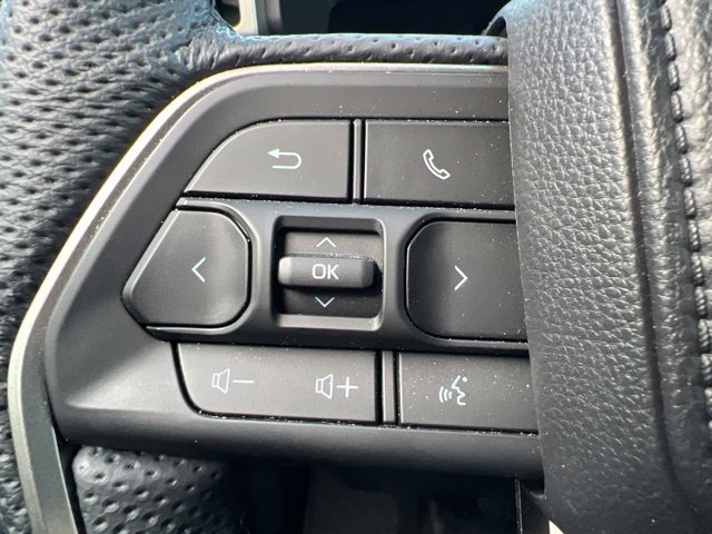 Used 2025 Toyota Tacoma SR5 AWD/4WD image 23