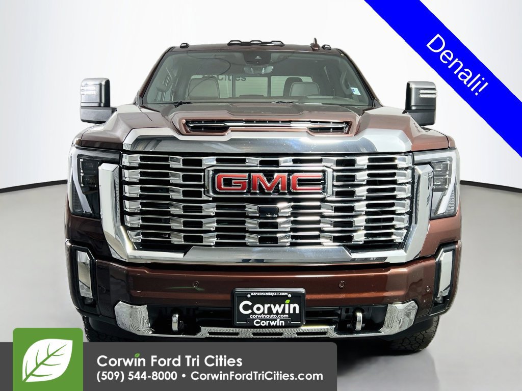 Used 2024 GMC Sierra 2500 Denali w/ Technology Package AWD/4WD image 3