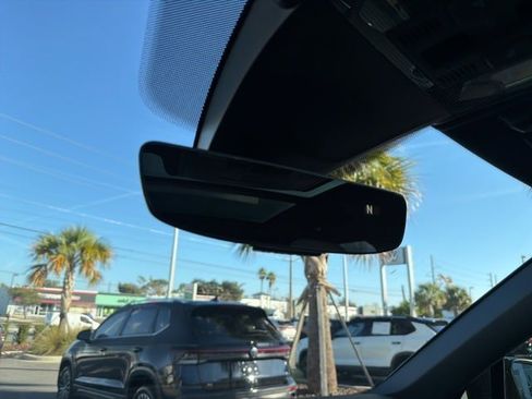 Certified 2023 Volkswagen Tiguan SE R-Line image 26