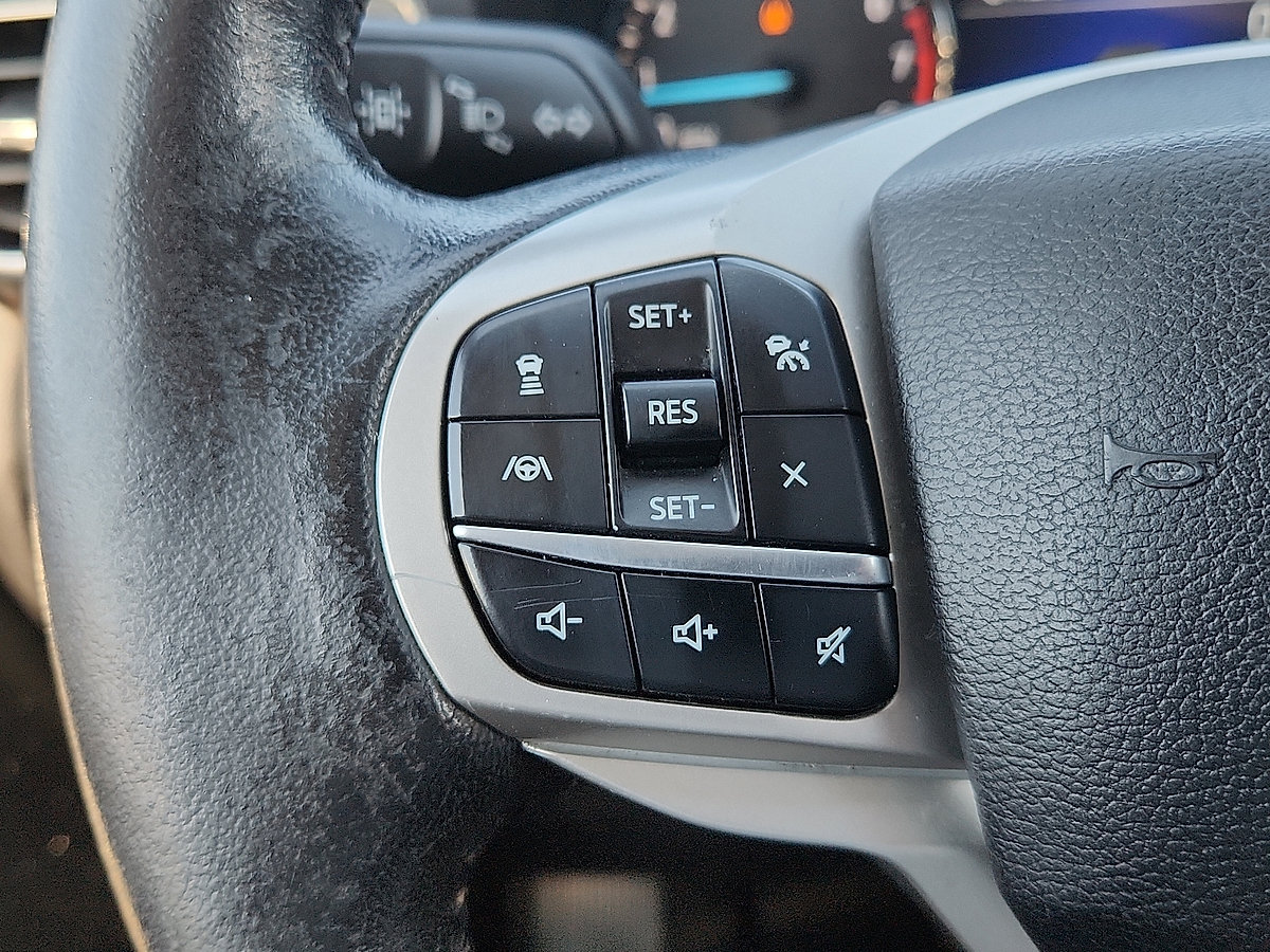 Used 2021 Ford Explorer Limited w/ Equipment Group 301A RWD image 20