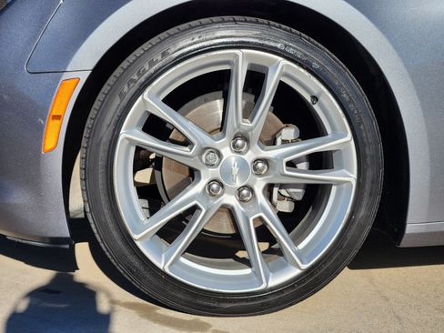 Used 2020 Chevrolet Camaro LT w/ RS Package image 10