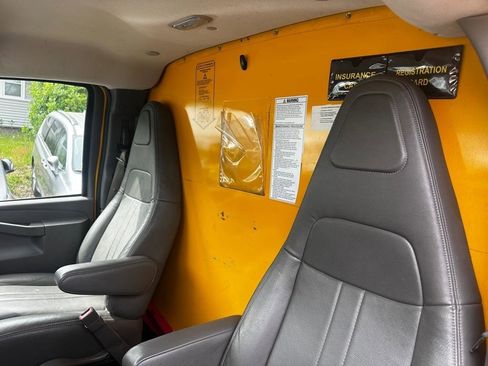 Used 2019 GMC Savana 3500 Extended w/ Driver Convenience Package RWD image 10