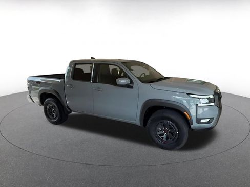 Used 2026 Nissan Frontier PRO-4X AWD/4WD image 2