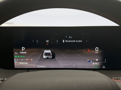 Used 2025 Nissan Armada PRO-4X image 9