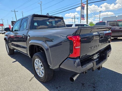 Used 2024 Toyota Tacoma SR5 AWD/4WD image 7
