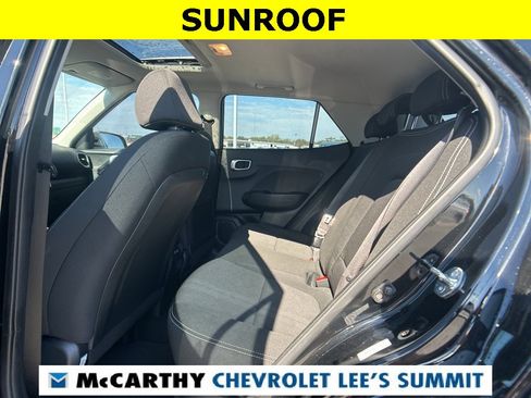 Used 2024 Hyundai Venue SEL image 32