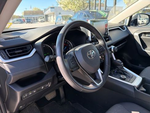 Used 2021 Toyota RAV4 XLE w/ Convenience Package AWD/4WD image 20