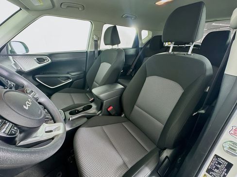 Used 2024 Kia Soul LX w/ Option Group 015 image 13