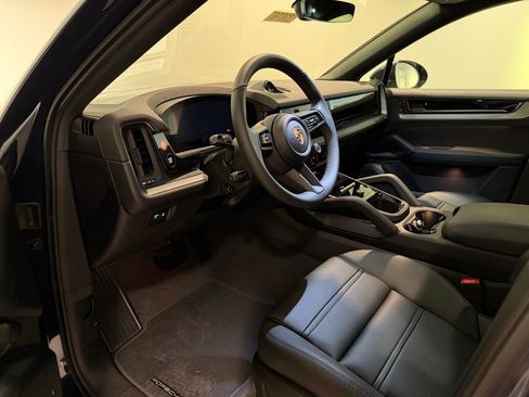 Certified 2026 Porsche Cayenne image 4