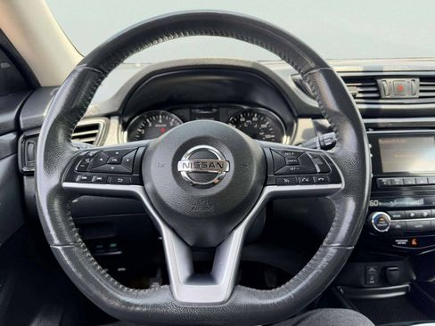 Used 2017 Nissan Rogue SV AWD/4WD image 31