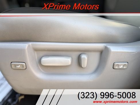 Used 2012 Toyota Tundra Limited w/ Platinum Pkg AWD/4WD image 17