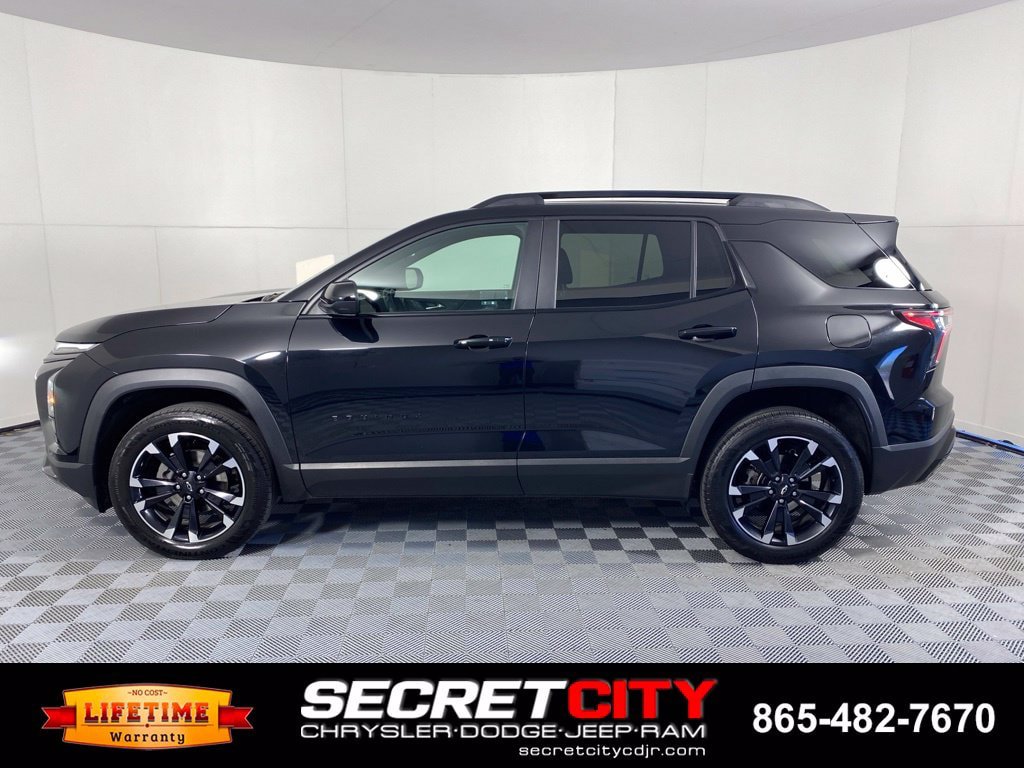 Used 2025 Chevrolet Equinox RS w/ Convenience Package III FWD image 4