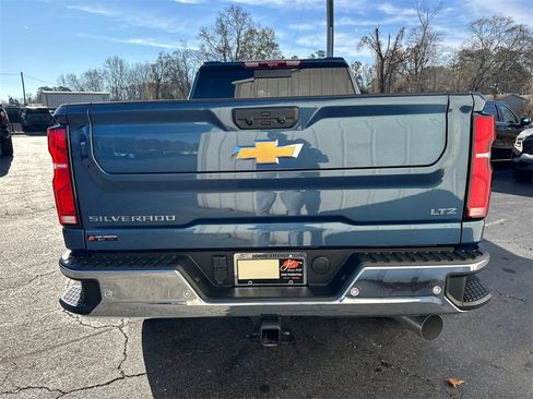 Used 2025 Chevrolet Silverado 2500 LTZ w/ LTZ Premium Package image 7