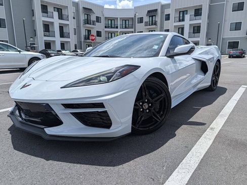 Used 2022 Chevrolet Corvette Stingray Premium Cpe w/ Z51 Performance Package RWD image 2