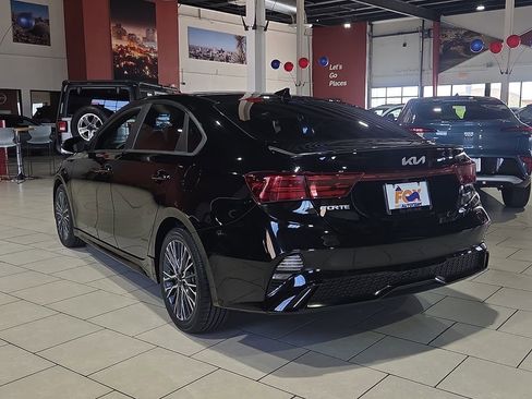 Used 2023 Kia Forte GT-Line w/ GT-Line Technology Package FWD image 3