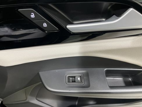 New 2026 Volkswagen Taos S image 39