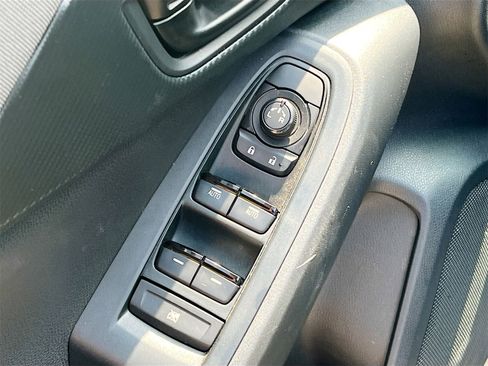 Used 2024 Subaru Crosstrek 2.0i Premium image 17