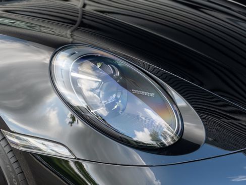 Certified 2022 Porsche 911 Targa 4 GTS AWD/4WD image 16