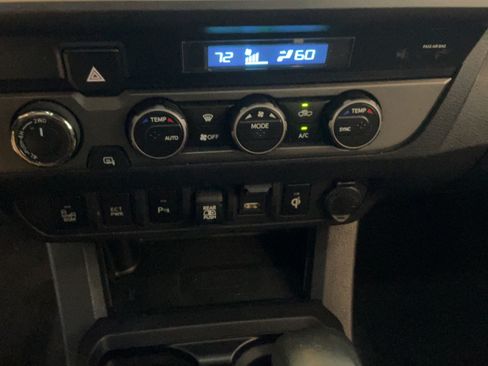Certified 2022 Toyota Tacoma TRD Sport w/ Technology Package AWD/4WD image 15
