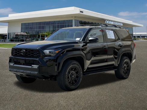 Used 2025 Toyota 4Runner TRD Off-Road Premium AWD/4WD image 4