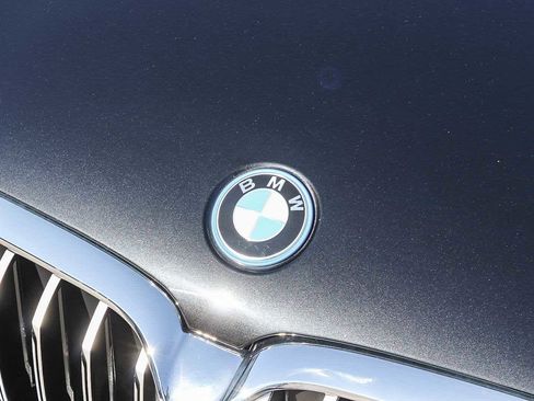 Used 2023 BMW 530e w/ M Sport Package image 11