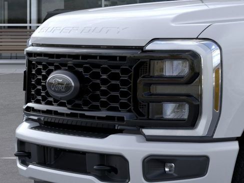 New 2026 Ford F350 XLT w/ XLT Premium Package AWD/4WD image 17