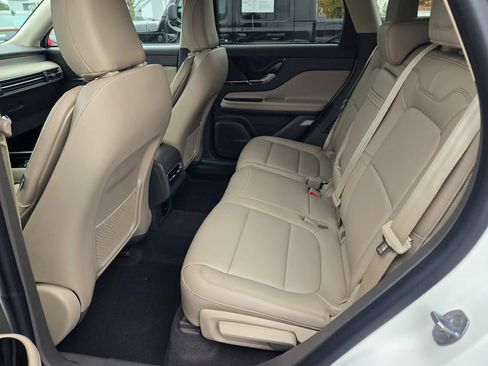 Certified 2024 Lincoln Corsair AWD image 19