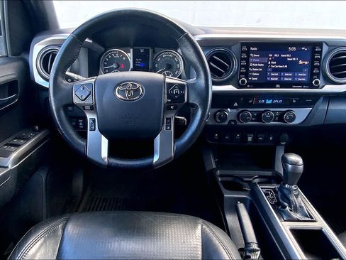 Used 2022 Toyota Tacoma Limited AWD/4WD image 14