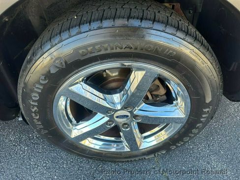 Used 2018 Ford Explorer XLT image 26