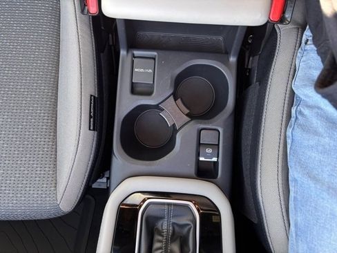 Used 2025 Subaru Forester Premium image 23