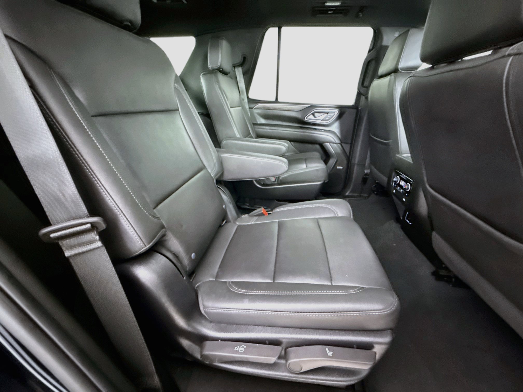 Used 2022 Chevrolet Tahoe LT w/ LT Signature Plus Package RWD image 31