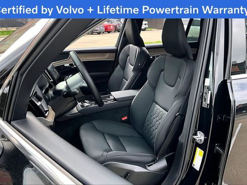 Certified 2025 Volvo XC90 B6 Plus image 31