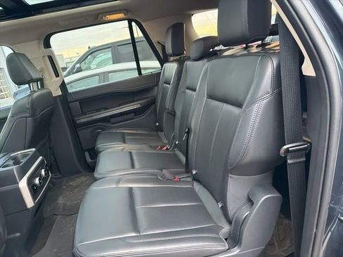 Used 2023 Ford Expedition Max XLT image 11