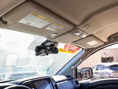 Used 2023 Nissan Titan SV image 13