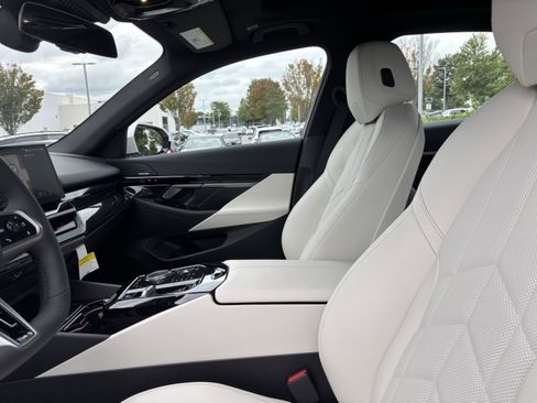 Used 2026 BMW 530i w/ M Sport Package image 15