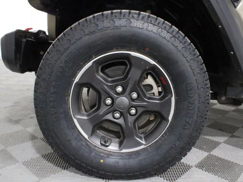 Used 2022 Jeep Gladiator Rubicon w/ Cold Weather Group AWD/4WD image 33