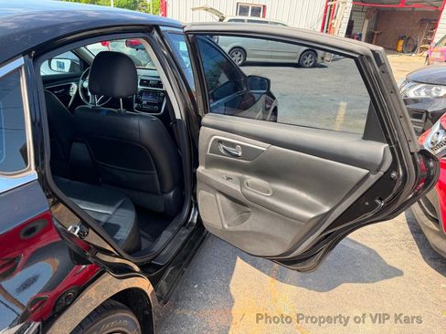 Used 2018 Nissan Altima 2.5 SR w/ SR Midnight Edition FWD image 11